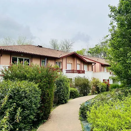 F2 Avec Piscine Et Parking A - Fr-1-495-36 Cambo-les-Bains