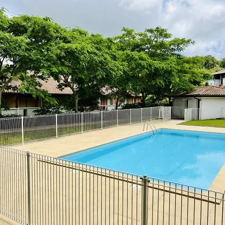 F2 Avec Piscine Et Parking A - Fr-1-495-36 *