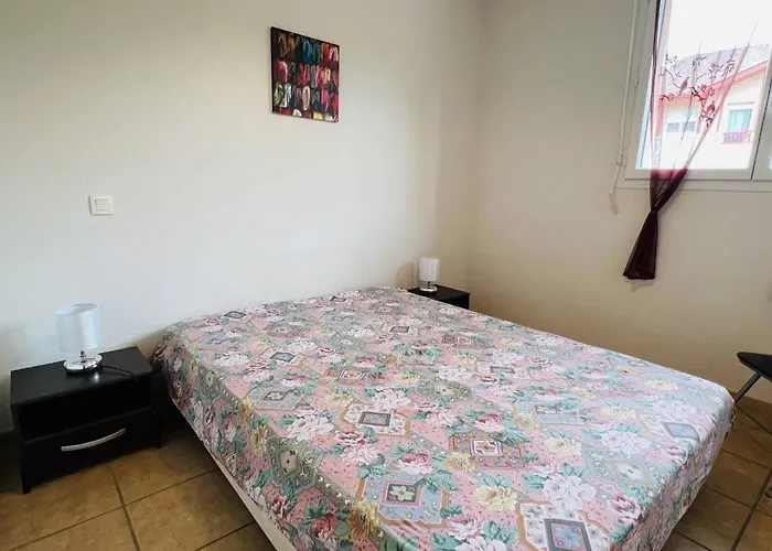 F2 Avec Piscine Et Parking A - Fr-1-495-36 *